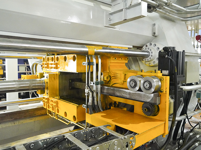 1.Crosshead